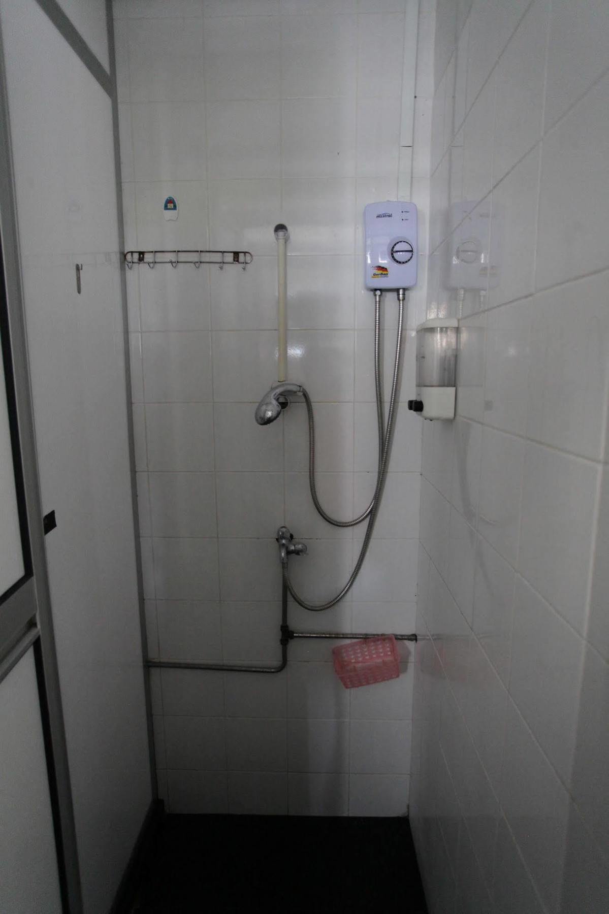 May & May Student Hostel シンガポール エクステリア 写真
