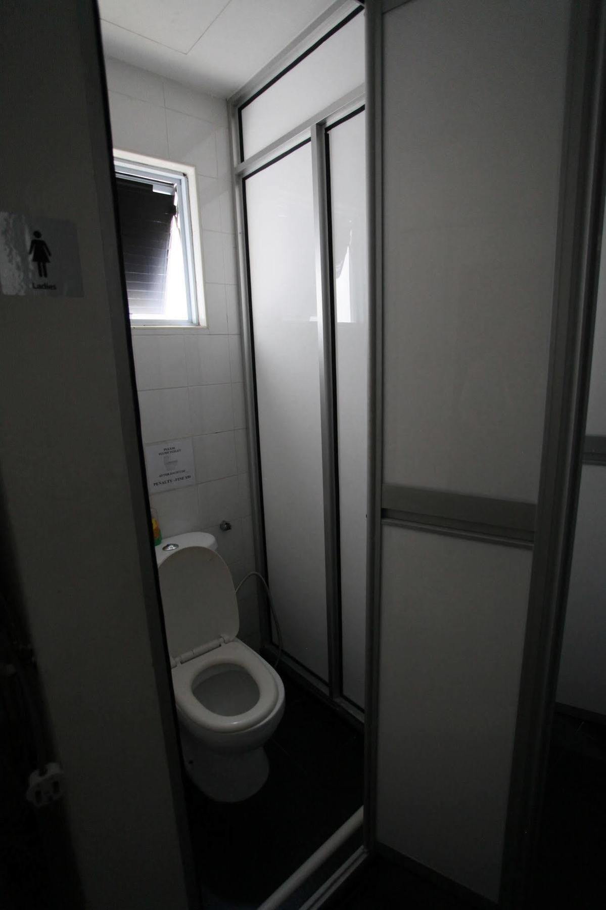 May & May Student Hostel シンガポール エクステリア 写真
