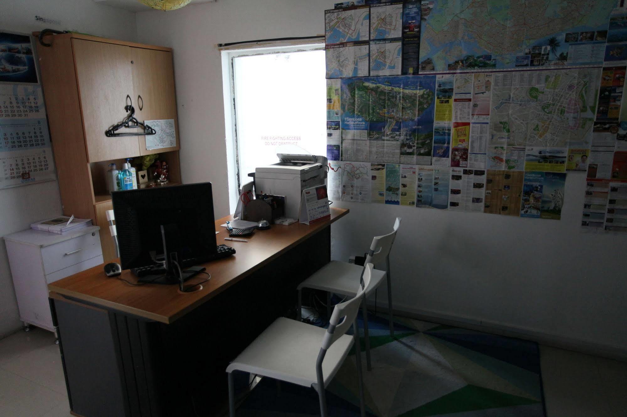 May & May Student Hostel シンガポール エクステリア 写真
