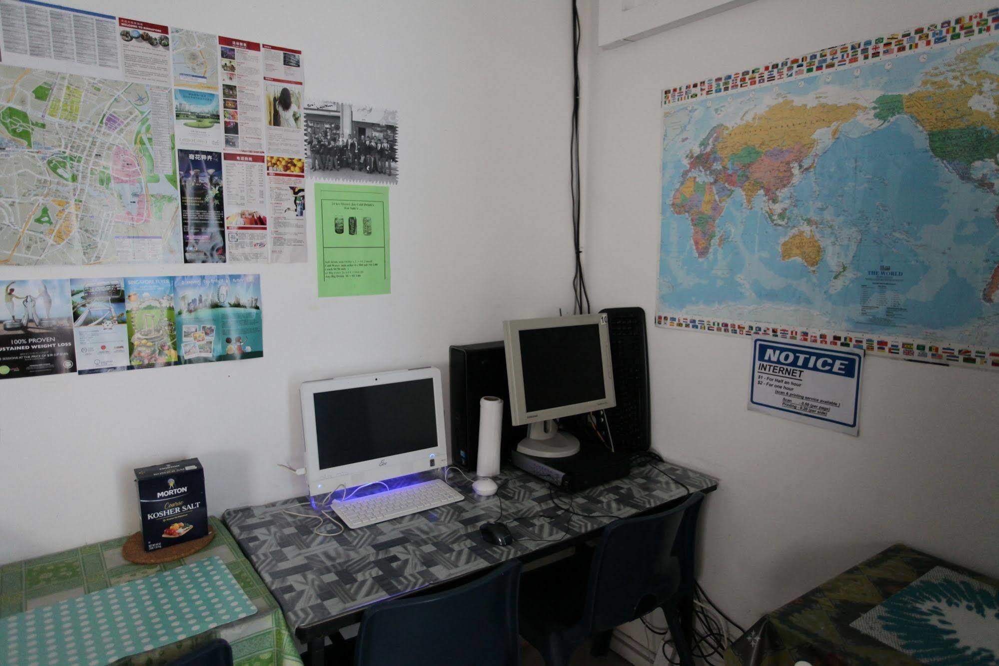 May & May Student Hostel シンガポール エクステリア 写真
